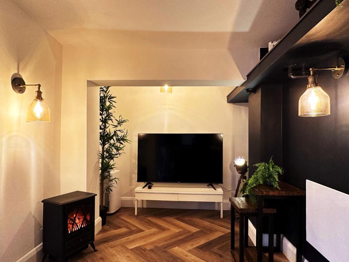 Liam Place Near Hyde Park - 1 Double Bed, 1 Sofa Bed, Spacious Apartment, Private Entrance London Bagian luar foto