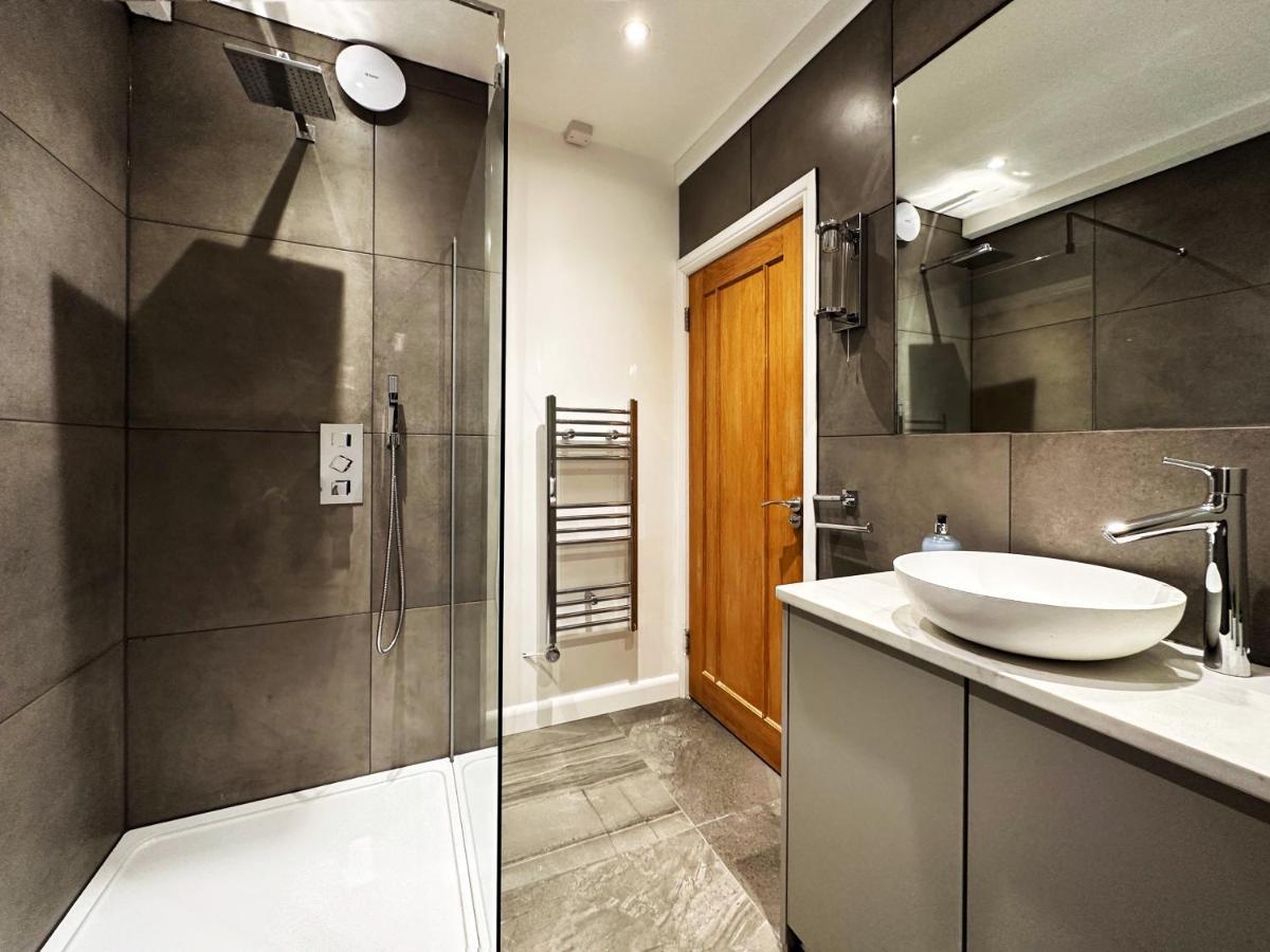 Liam Place Near Hyde Park - 1 Double Bed, 1 Sofa Bed, Spacious Apartment, Private Entrance London Bagian luar foto